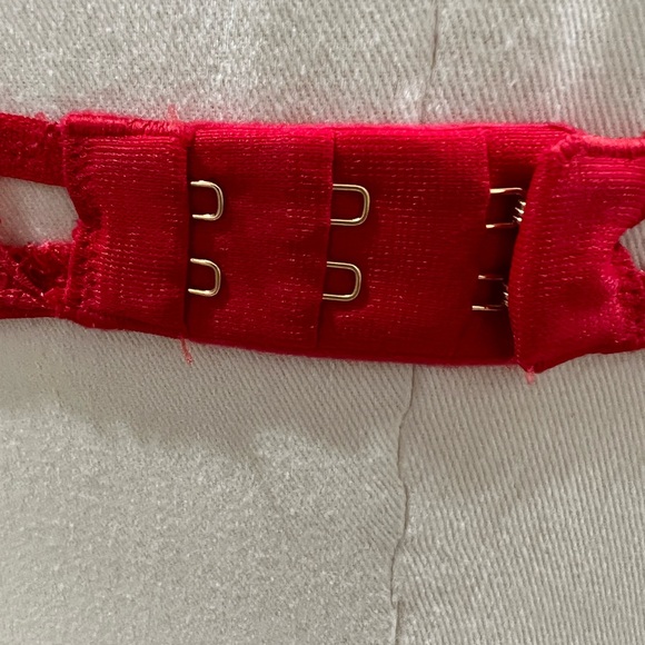 Victoria ‘s Secret VERY SEXY PUSH-UP/ PIGEONNANT Bra Size 32D - Picture 6 of 16